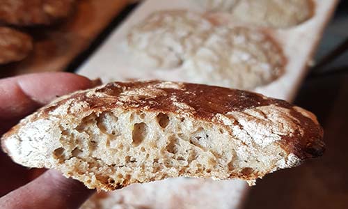 Bauernbrot im Holzbackofen