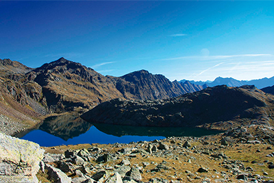 Tiefbleue Naturseen